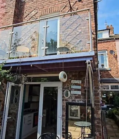 - Seafront, 6 Bedrooms, Short * Redcar