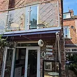 - Seafront, 6 Bedrooms, Short * Redcar